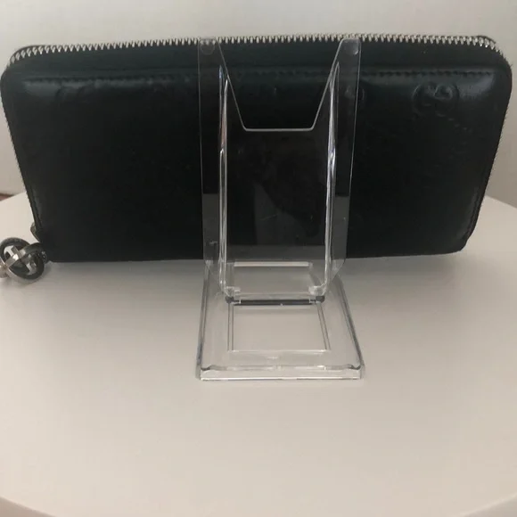 Gucci Leather Zip Around Wallet 
Pre-Loved Excellent Condition - Picture 3 of 6